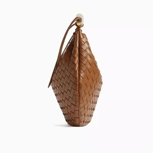 حقيبة كتف ساردين متوسطة جلد بتصميم مجدول من بوتيغا...