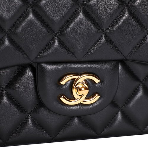 شنطة شانيل كلاسيك لامبسكن 33 سم - أسود وذهبي