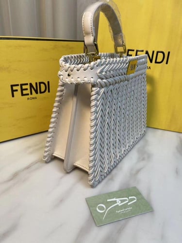 شنطة فندي بيكابو جلد محبوك سمول - اوف وايت