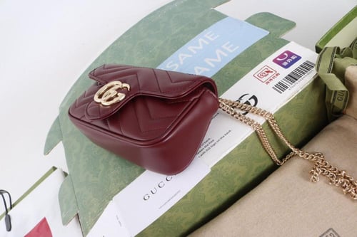 حقيبة غوتشي مارمونت ميني واين سلينغ 16.5 سم - برغن...