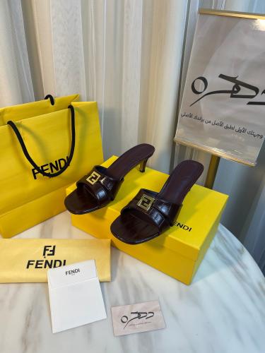 صندل Fendi FFold بكعب متوسط - برغندي