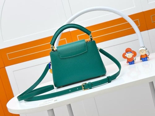 حقيبة كابوسين من لويس فويتون مقاس 21 سم