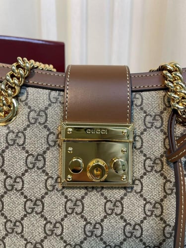 حقيبة من غوتشي بقفل Padlock – بيج وبني