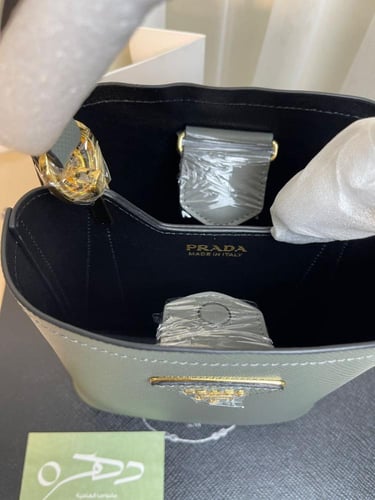 شنطة برادا بانيير سافيانو سمول - رمادي