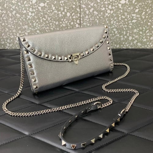 حقيبة كلاتش فالنتينو غارافاني روكستد 21 سم