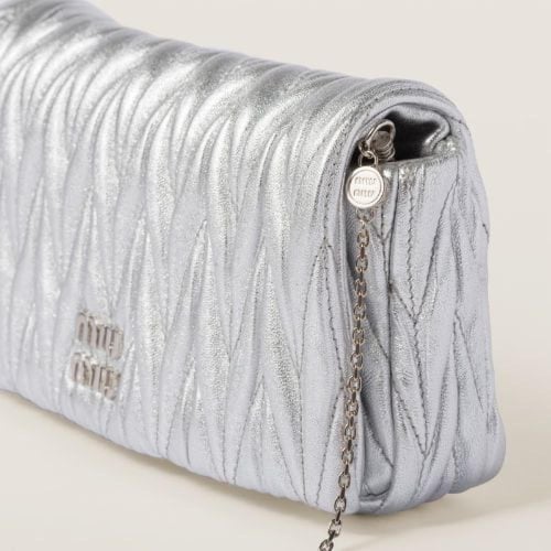 حقيبة كلاتش ميو ميو 18 سم