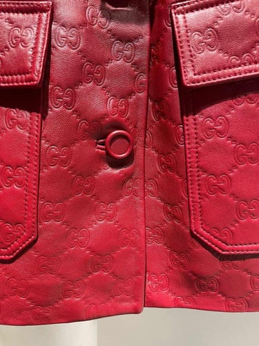 جاكيت جلدي بنقشة GG من قوتشي - برغندي