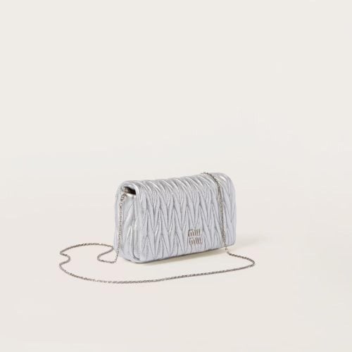 حقيبة كلاتش ميو ميو 18 سم