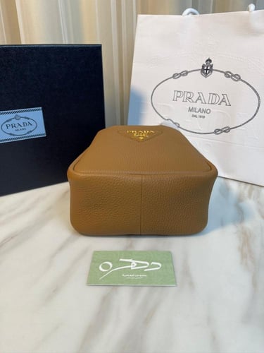 حقيبة برادا الجلدية - مقاس 18