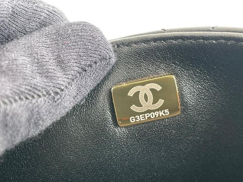 حقيبة يد كلاسيكية 20 سم بهاردوير ذهبي من شانيل - أ...