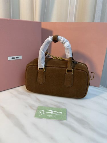 حقيبة أركادي شامواه من ميو ميو مقاس 23