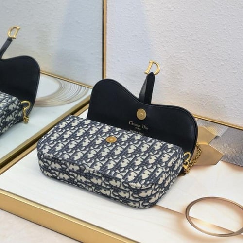 حقيبة سرج 21.5 سم بسلسلة ذهبية من ديور