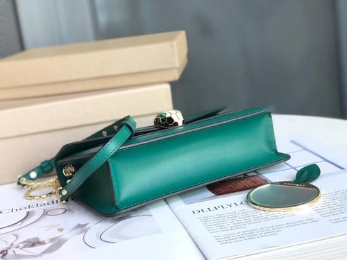 حقيبة كتف سيربنتي فوريفر 22 سم من بولغاري - أخضر