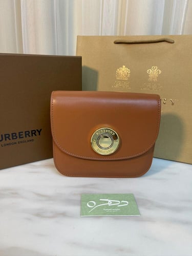شنطة بيربري Elizabeth - كراميل