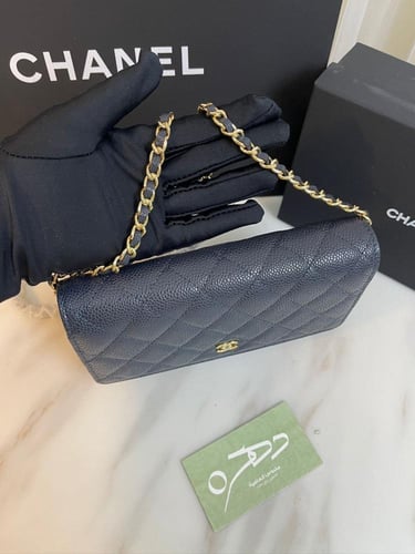 محفظة شانيل ووك جلد كافيار مبطن