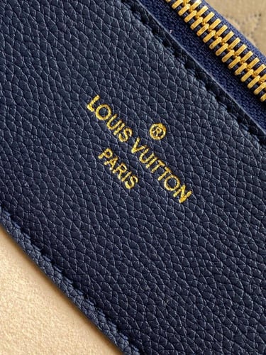 حقيبة بيلا توت 32 سم من لويس فيتون - كحلي