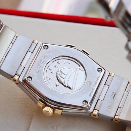 ساعة كونستليشن فولاذ مطلي بذهب من أوميغا