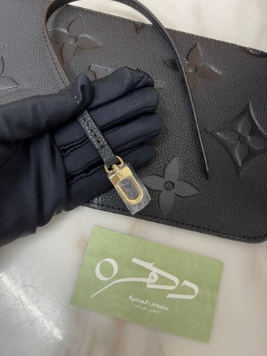 حقيبة لويس فويتون نيفرفول MM - مقاس 32 أسود