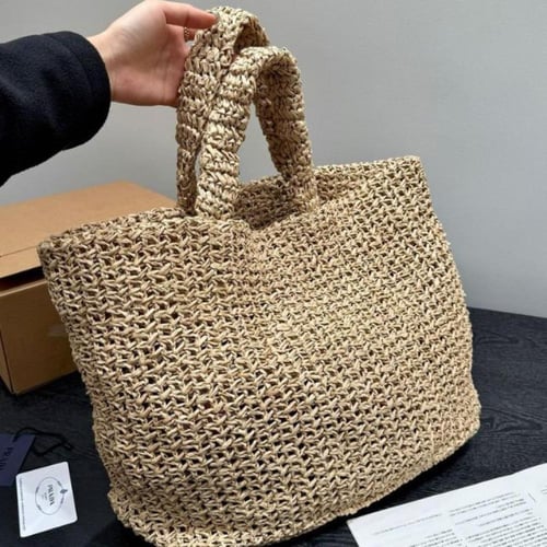 حقيبة كروشيه من برادا