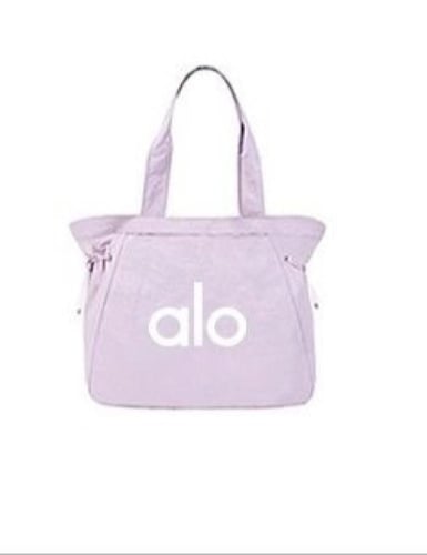 حقيبة يد كاجوال عصرية جديدة من ALO Yoga