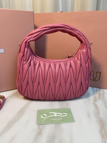 شنطة يد وكتف ميو ميو واندر ماتلاسيه ميني