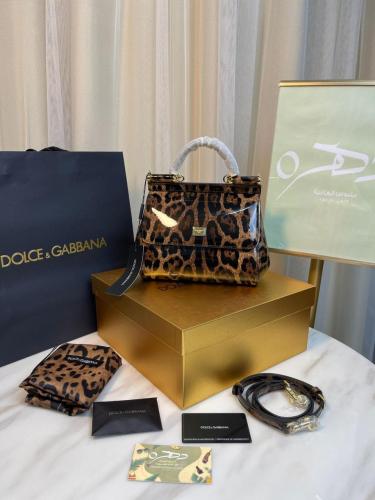 شنطة سيسيلي كيم دولتشي أند غابانا بنقشة فهد لامع -...