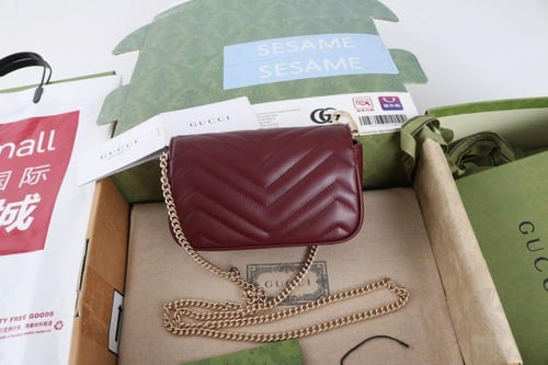 حقيبة غوتشي مارمونت ميني واين سلينغ 16.5 سم - برغن...