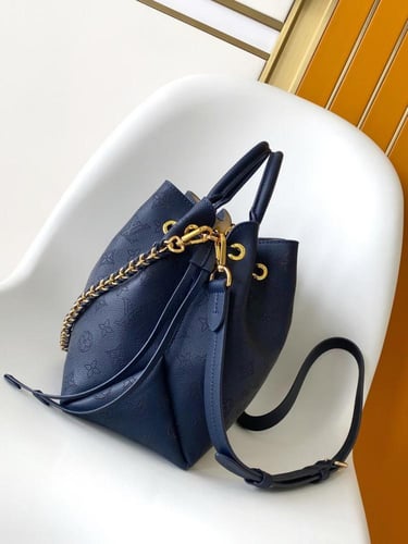 حقيبة بيلا توت 32 سم من لويس فيتون - كحلي