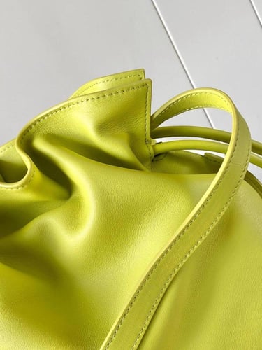 حقيبة كلاتش جلدية فلامنكو من لويفي