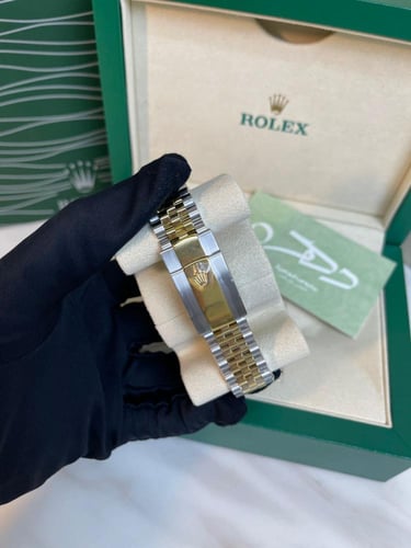 ساعة ديت جست 36 أويستر من رولكس - أسود