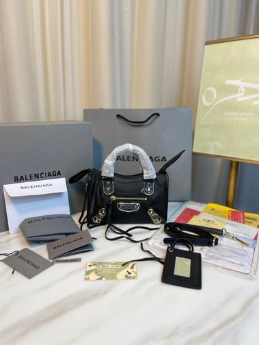 شنطة بالنسياقا كلاسيك سيتي ميني (هادروير ذهبي)