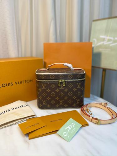 حقيبة نايس فانيتي من لويس فيتون - مقاس 24