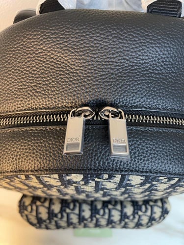 شنطة ديور اوبليك إكسبلورر - مقاس 42