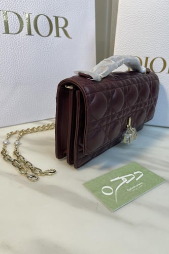 حقيبة Lady Dior مقاس 21