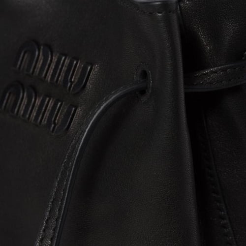 حقيبة صغيرة من جلد مقاس 14 من ميو ميو