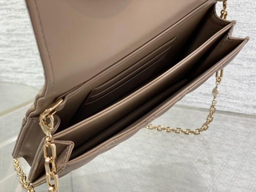 حقيبة ماي ديور 21 سم بسلسلة ذهبية