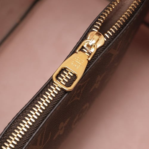 حقيبة NéoNoé من لويس فيتون مقاس 26 - بني ووردي