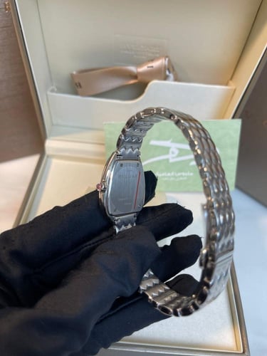 ساعة سيربنتي سيدوتوري بمينا بيضاء وارقام لاتينية م...