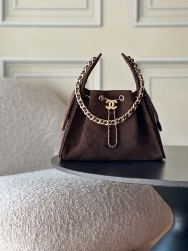 حقيبة Chanel hobo المخملية - بني
