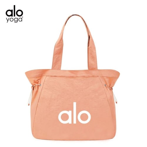حقيبة يد كاجوال عصرية جديدة من ALO Yoga
