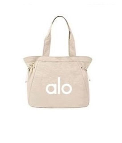حقيبة يد كاجوال عصرية جديدة من ALO Yoga