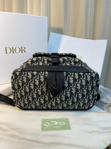 شنطة ديور اوبليك إكسبلورر - مقاس 42