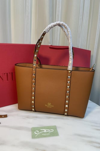 حقيبة تسوق فالنتينو غارافاني روكستد