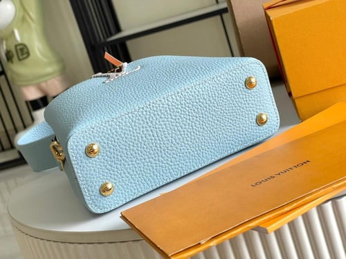 حقيبة كابوسين بي بي 21 سم من لويس فيتون - أزرق سما...