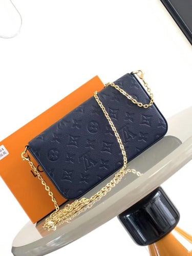 حقيبة فيليسي بوشيت 24 سم من لويس فيتون