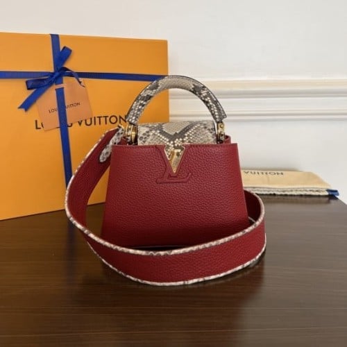 شنطة لويس فيتون كابوسين ميني 21 سم - عودي