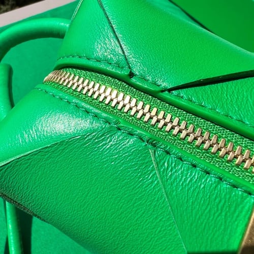 حقيبة ميني كاسيت من بوتيغا فينيتا