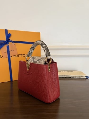 شنطة لويس فيتون كابوسين ميني 21 سم - عودي