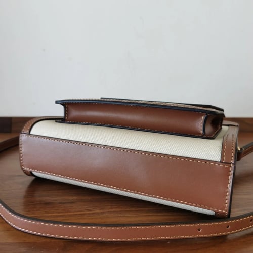 شنطة بيربري Mini Freya Tote England