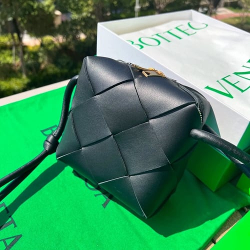 حقيبة ميني كاسيت من بوتيغا فينيتا